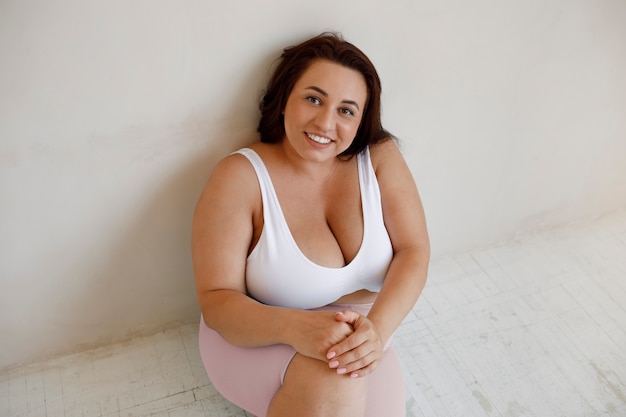 anuj brahmbhatt add Chubby Brunette Tits photo