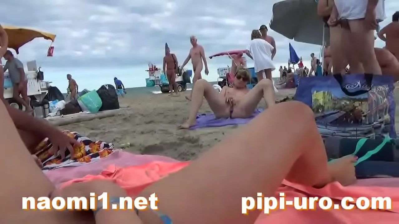 alex caracciolo add Woman Masturbates At Beach photo