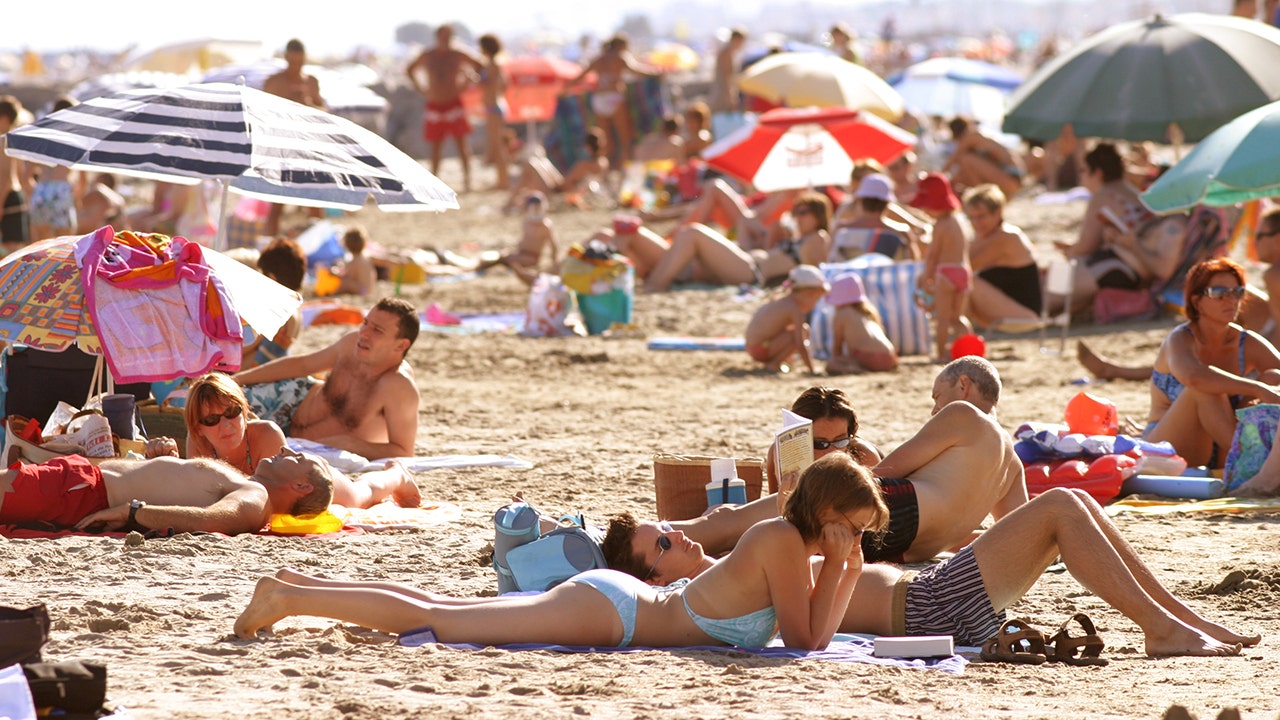 caroline mccullagh add Top Less On The Beach photo