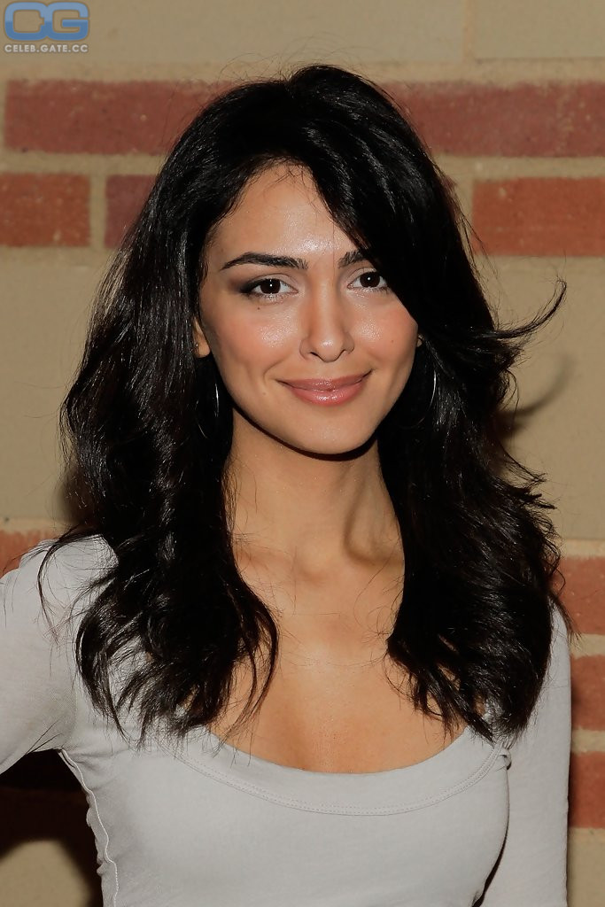 Nazanin Boniadi Nude 3546