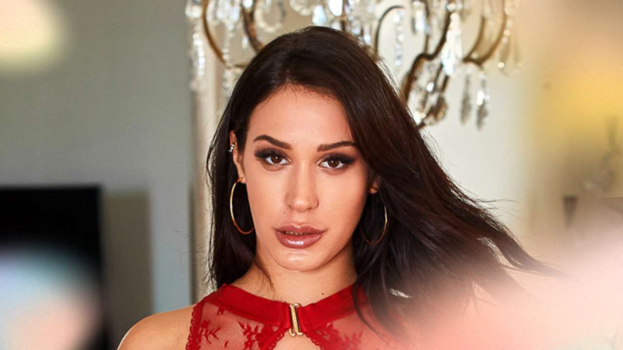 chad hearn add Lola Bellucci photo