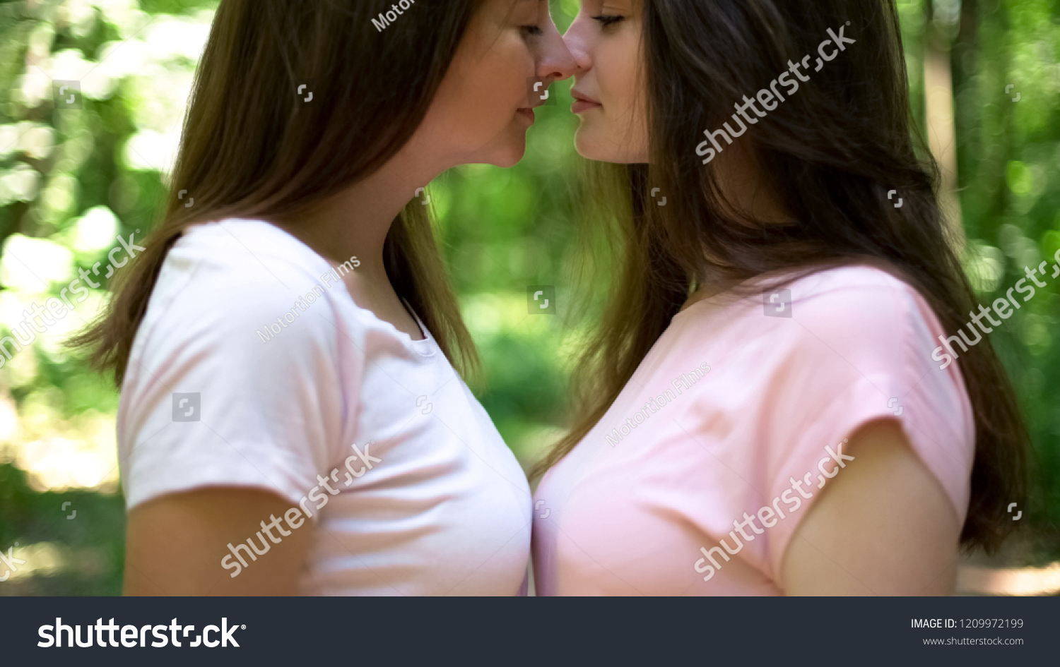 danielle vekich add Hot Lesbians Kissing photo