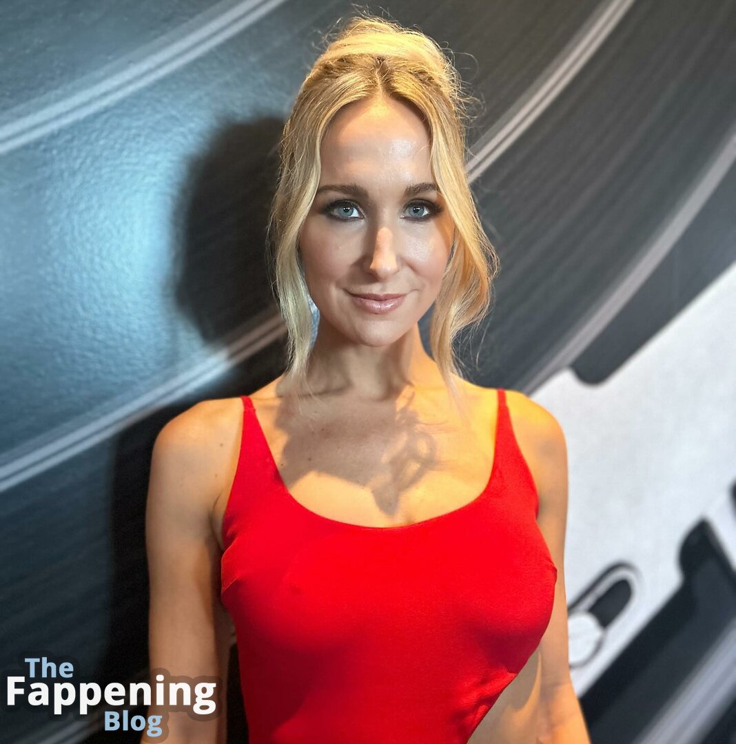 alexander carruthers add Nikki Glaser Nude Pics photo