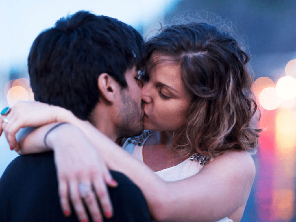 Body Kiss Images 7629