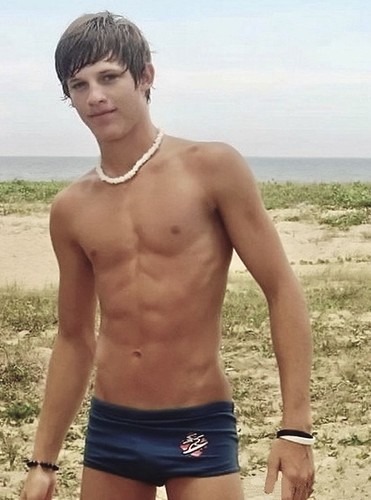 courtney lynn james add Photos Of Twinks photo