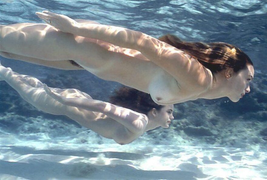 cherno ceesay add Nude Women Underwater photo