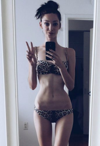 alcides heredia add Emma Dumont Naked photo