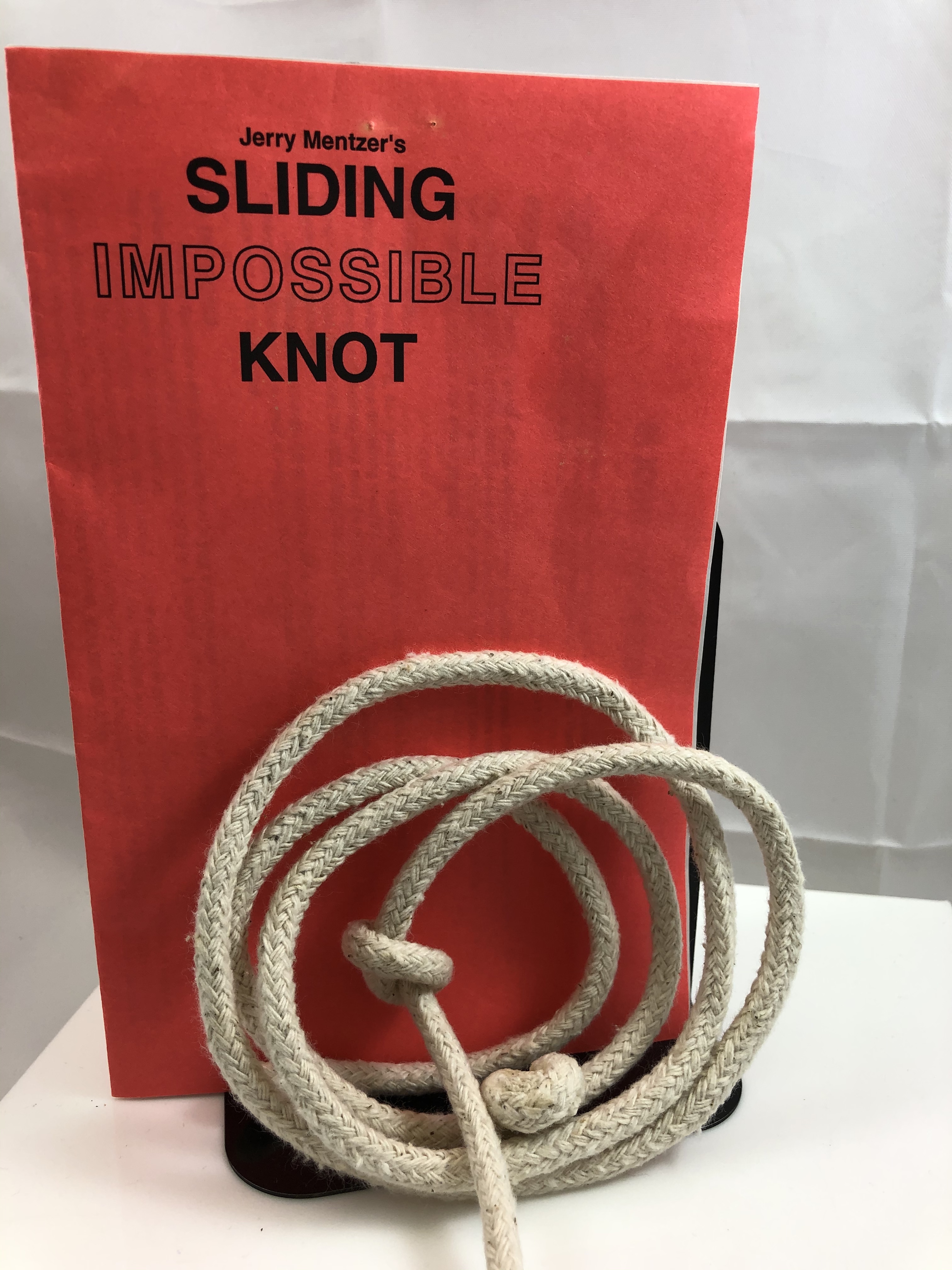 andrew daddario add Mallory Knots photo