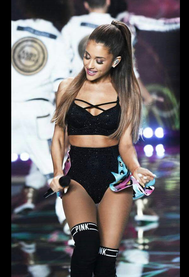 diane quisora add Ariana Grande Cameltoe photo