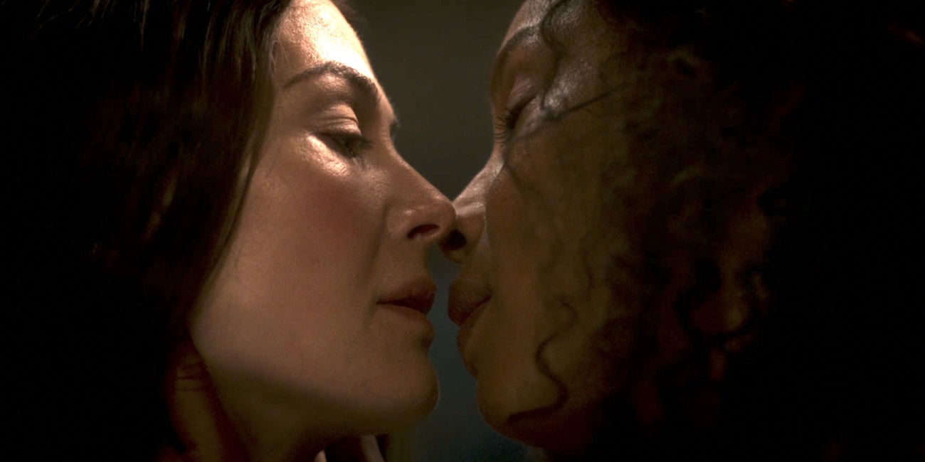 aline chaaya add First Time Lesbian Casting photo