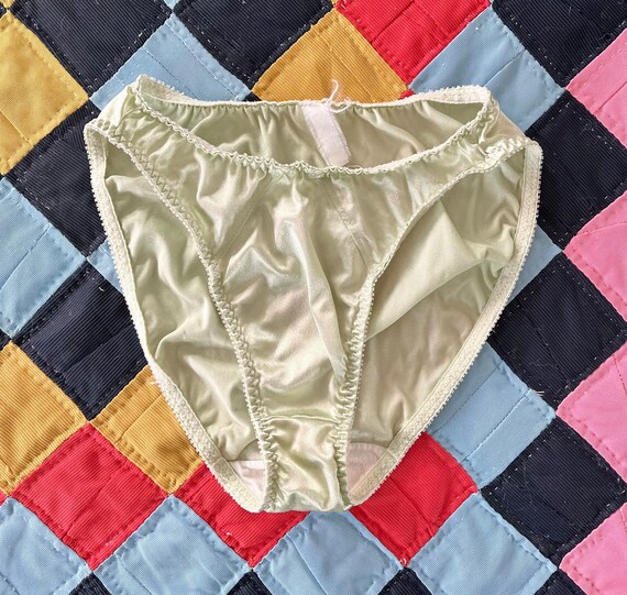 an ho add 80s Panties photo