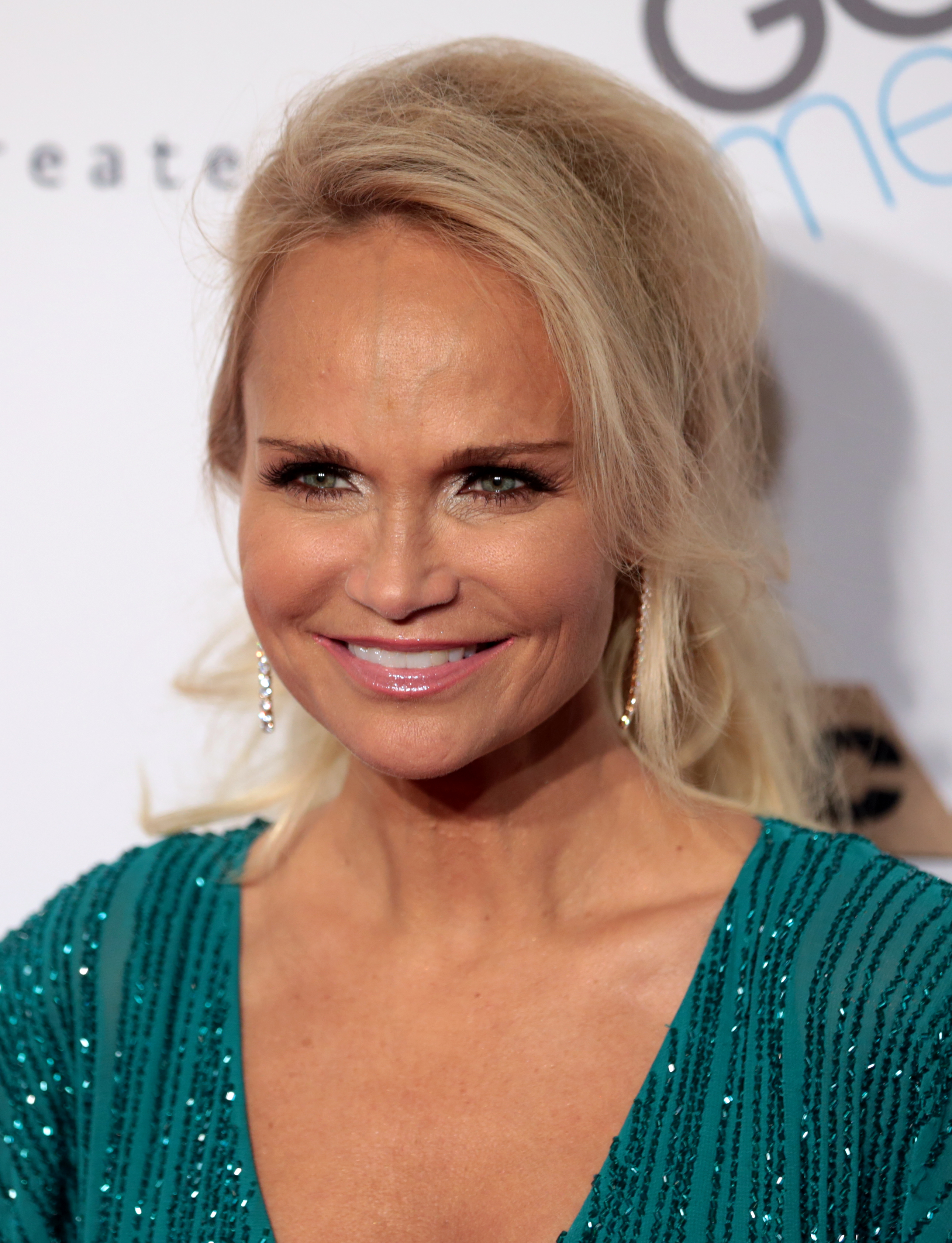 Kristen Chenoweth Hot 10304