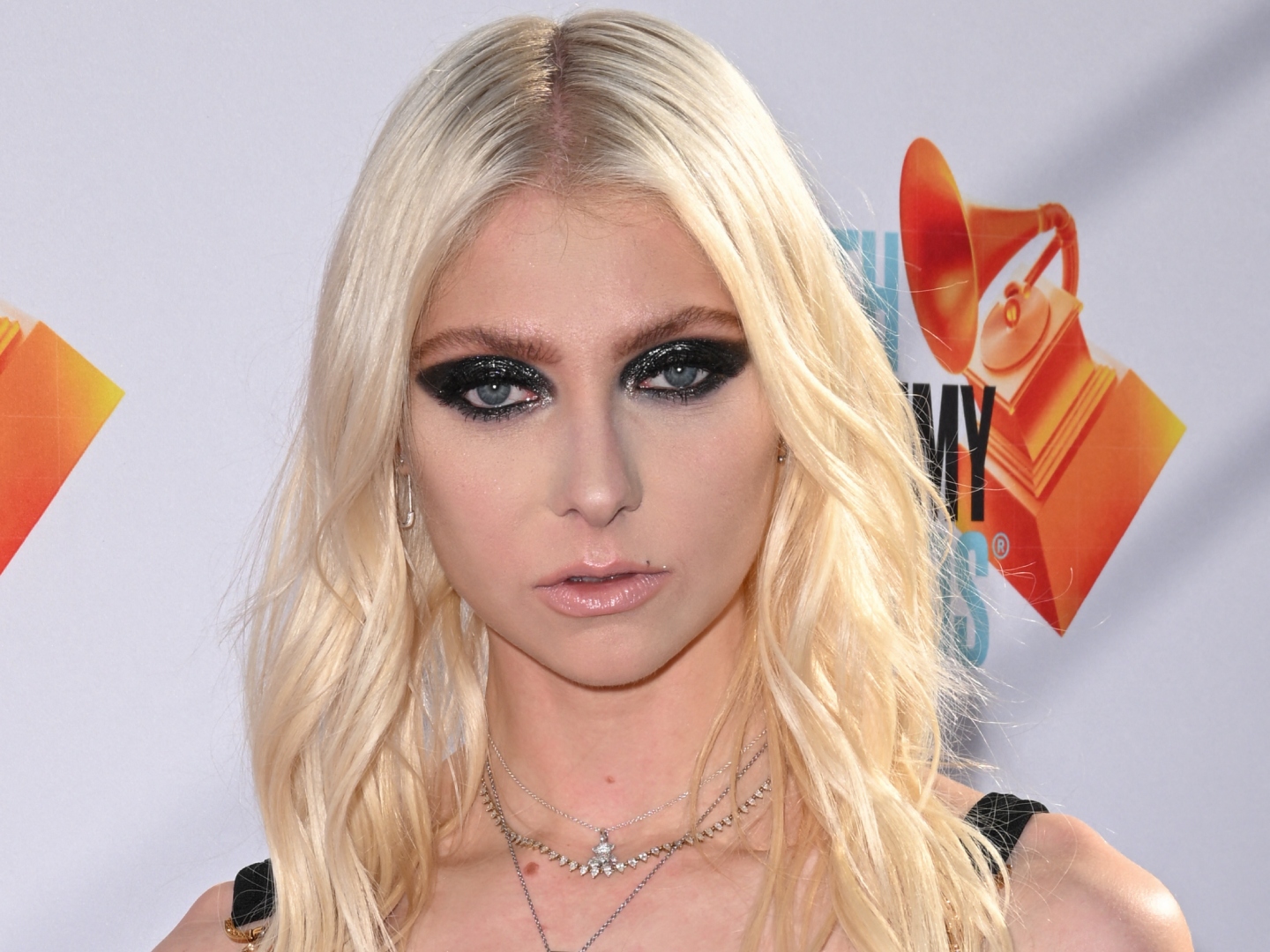 debbie smathers add Naked Pics Of Taylor Momsen photo