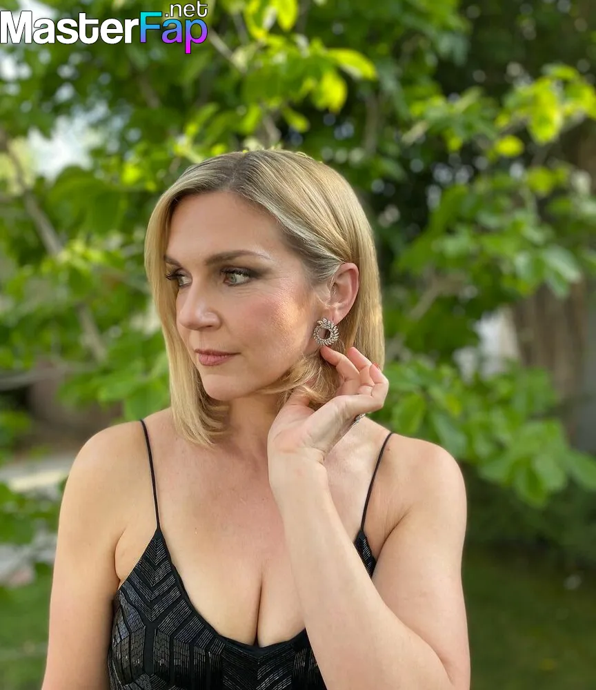 debbie bossom add Rhea Seehorn Nude photo