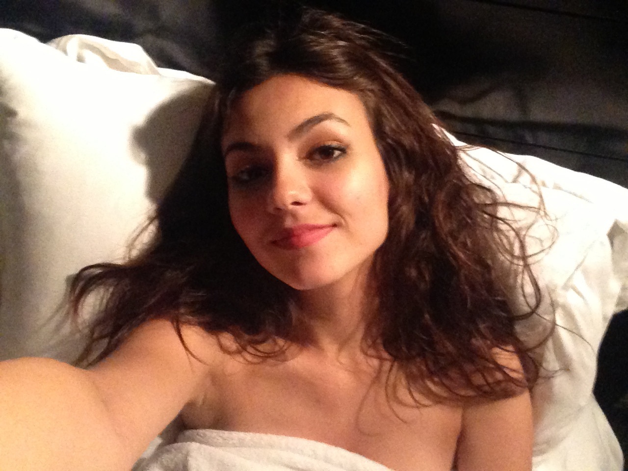 allison lanning add Victoria Justice Is Naked photo