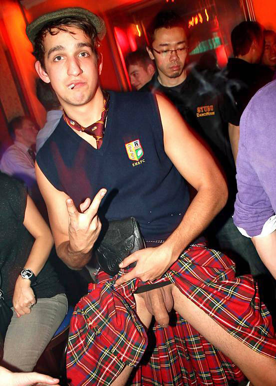 alice laughton add Men Naked In Kilts photo