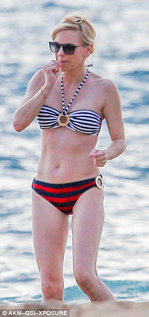 dina barqawi add Anna Gunn Bikini photo