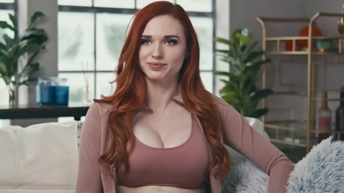 brad derksen add Amouranth Onlyfan photo