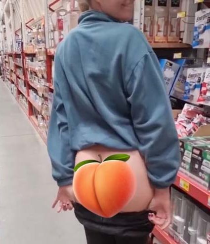 ari kuswoyo add Booty Flashing In Public photo