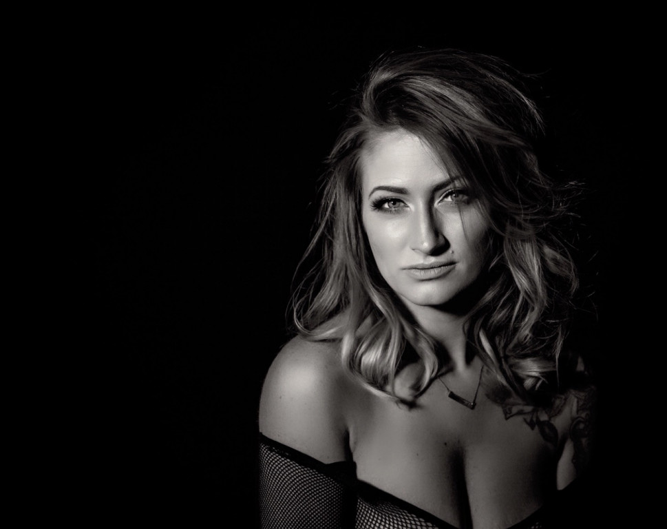 brant young add Danni Dawson photo