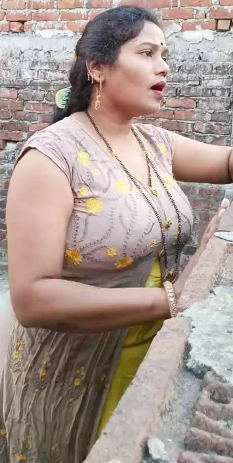 arham pasha add Desi Aunty Big Tits photo