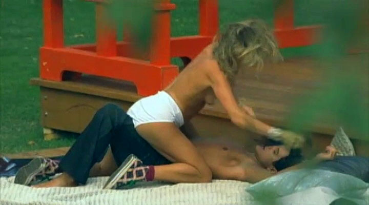 Eliza Coupe Naked 14413