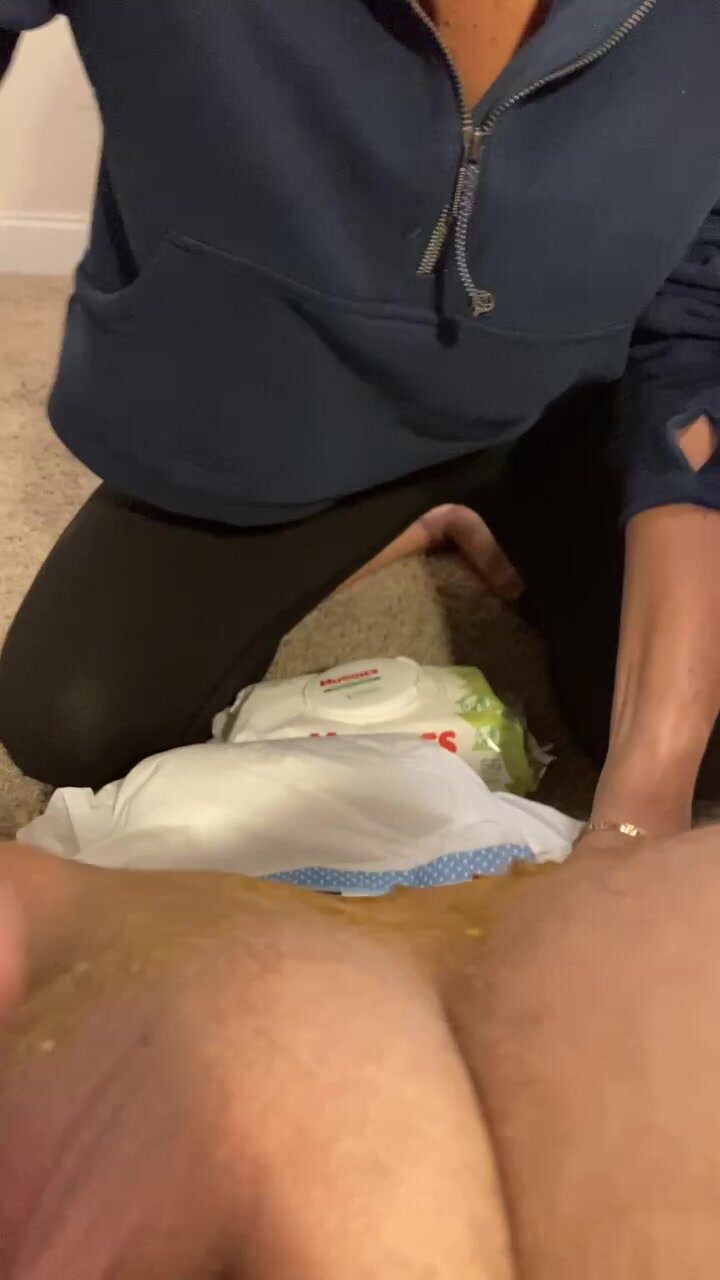 chung van tran add Mommy Diaper Change Porn photo