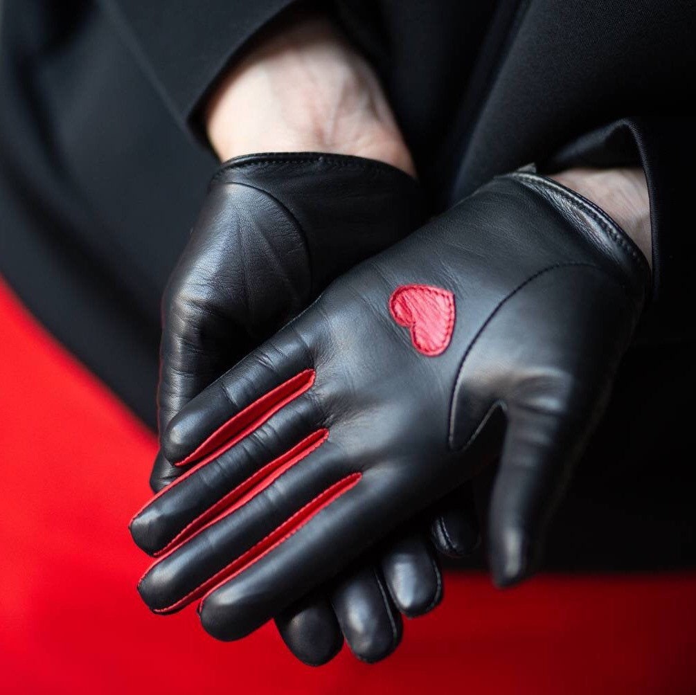 ben mummery add Femdom Gloves photo