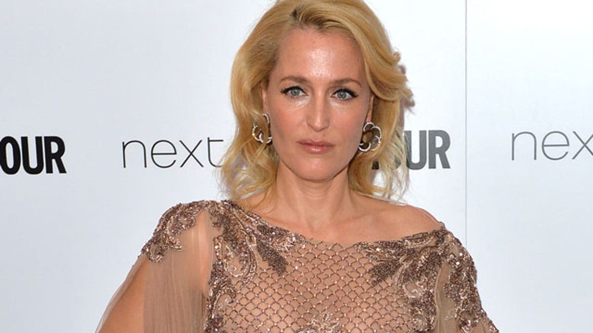 abha bakshi add Gillian Anderson Nuda photo