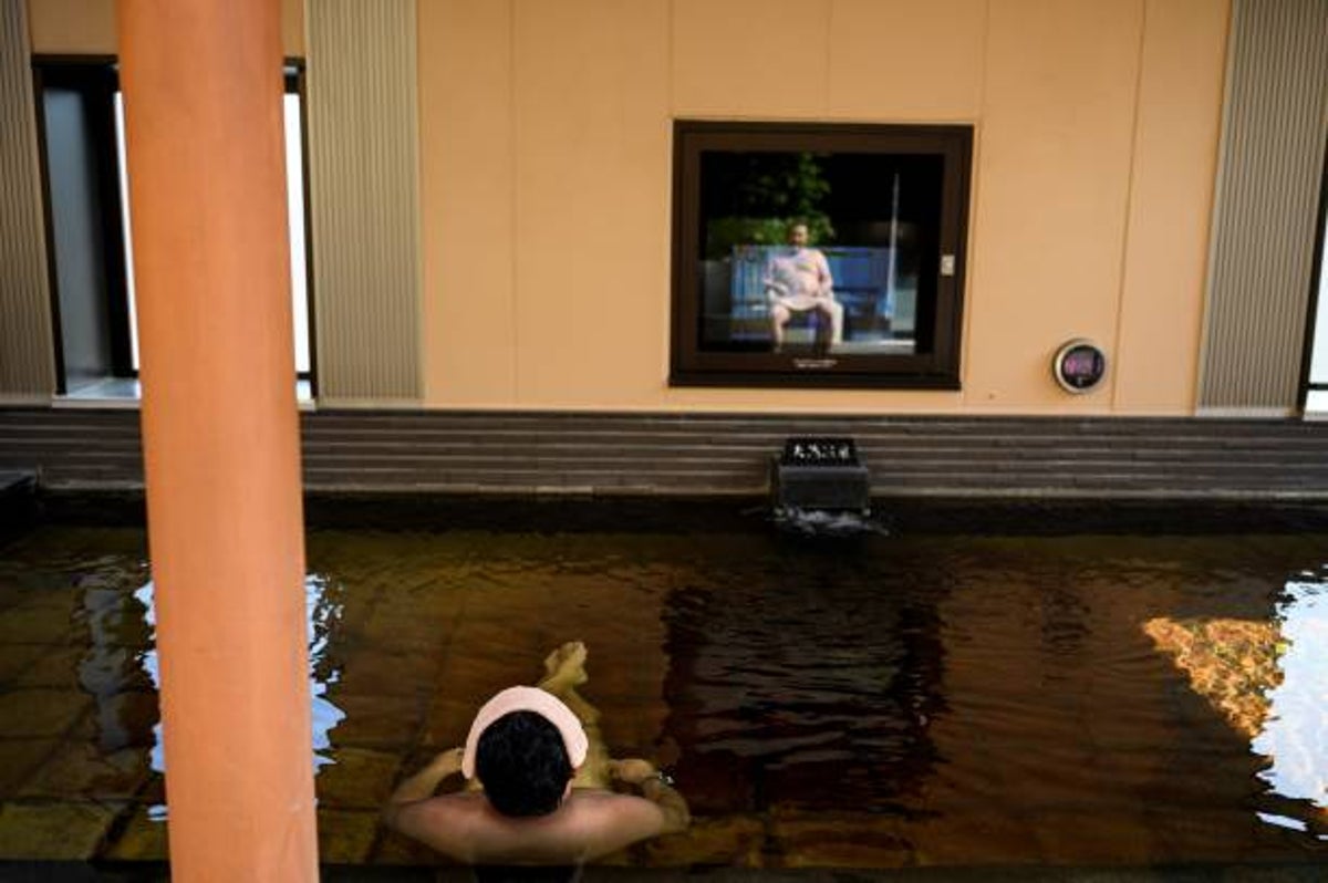 ariana sievers add Japanese Bathhouse Voyeur photo