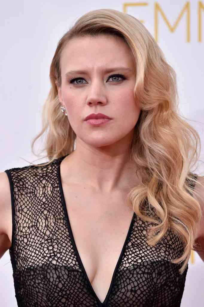 adrian matthew add Kate Mckinnon Nude photo