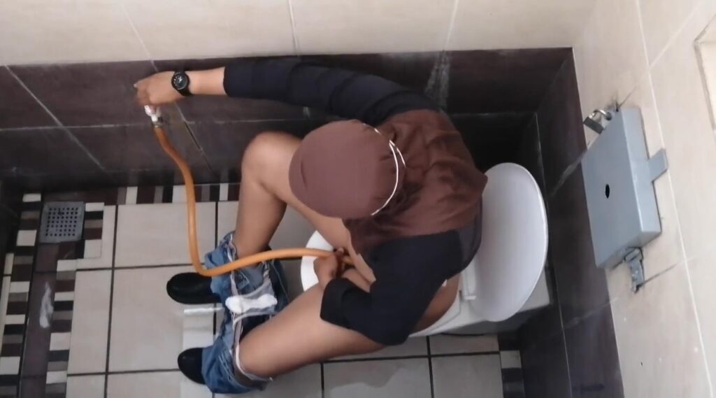 Malay Toilet Porn 3880