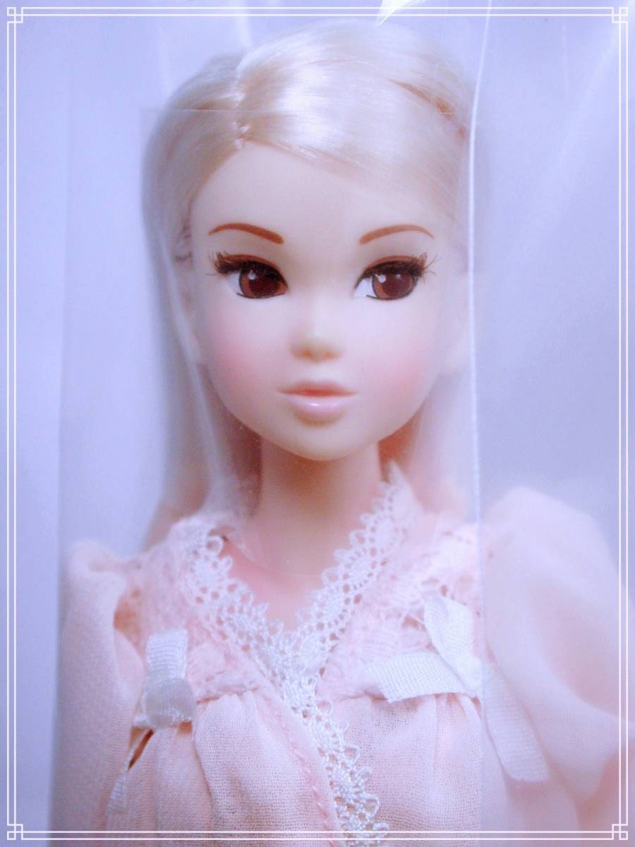 amela muminovic add Momoko Midnight Rose photo