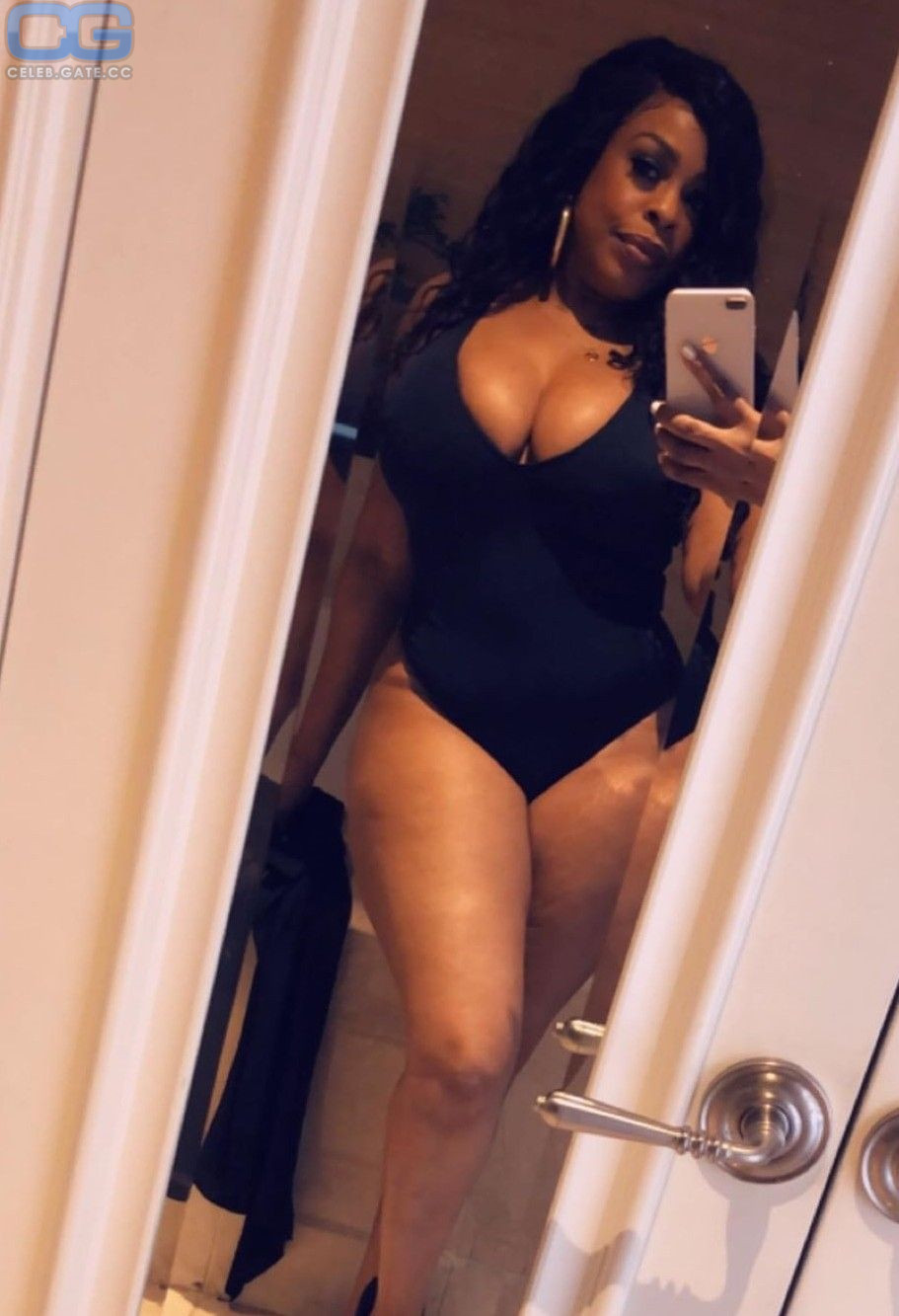 dilip seneviratne add Niecy Nash Nude photo