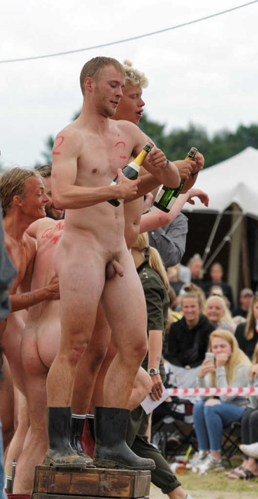 chris mikesell add Public Nude Festival photo