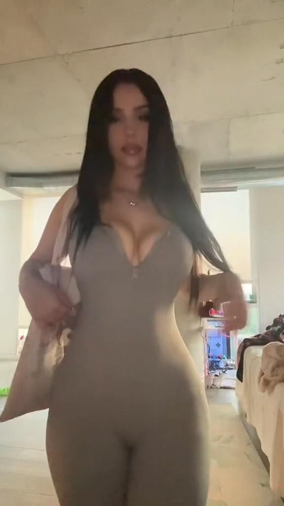 darrshan shan add Thick Latina Thot photo